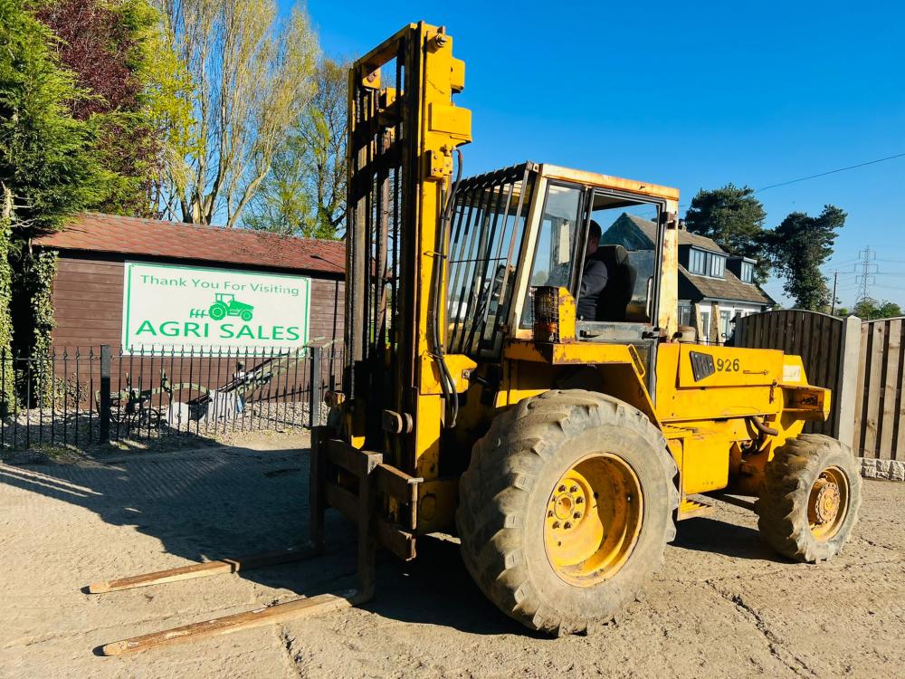 JCB 926 4WD ROUGH TERRIAN FORKLIFT C/W 3 STAGE MASK 