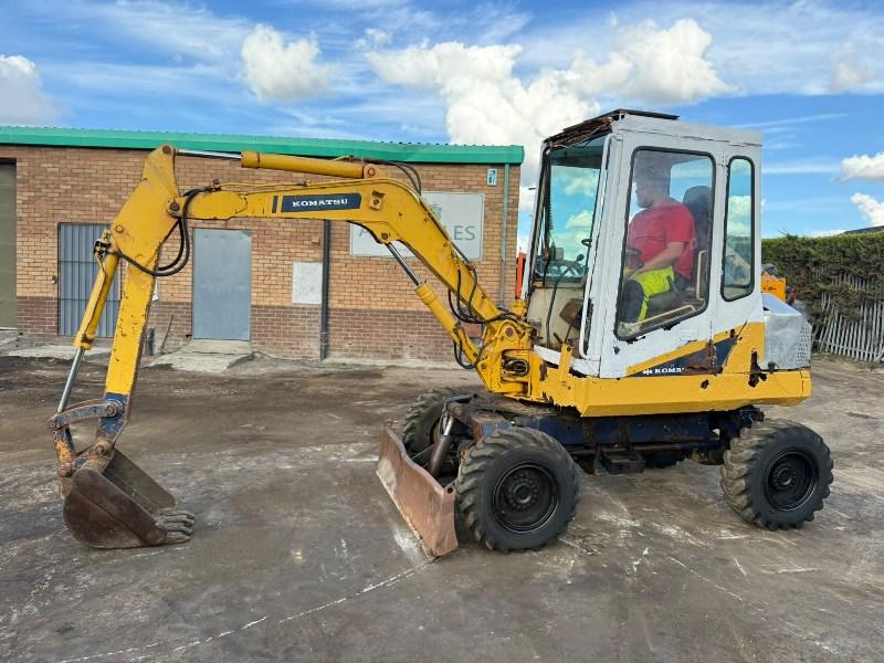 KOMATSU PW30 WHEELED EXCAVATOR*C/W BUCKET*VIDEO*