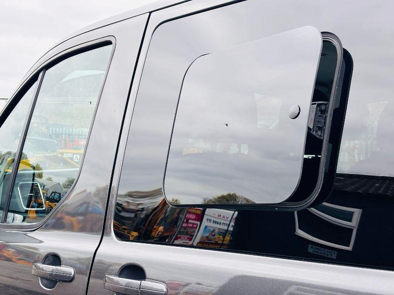 FORD TRANSIT LIMITED CUSTOM 6 SEATER *YEAR 2022* +VAT*VIDEO*