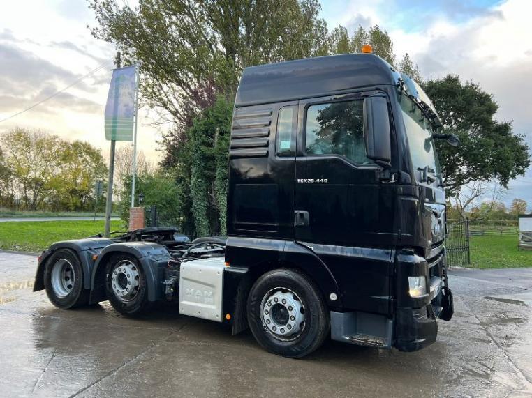 MAN TGX26.440 6X2 TRACTOR UNIT * YEAR 2016 * C/W MID LIFT