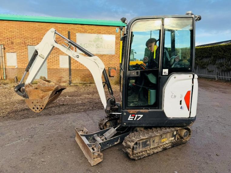 BOBCAT E17 EXCAVATOR*759 HOURS*YEAR 2022*C/W BUCKETS*VIDEO*