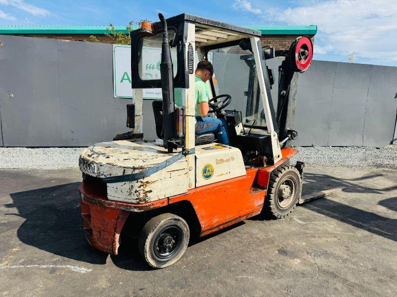 NISSAN A25 CONTAINER SPEC DIESEL FORKLIFT*C/W PALLET TINES*VIDEO*