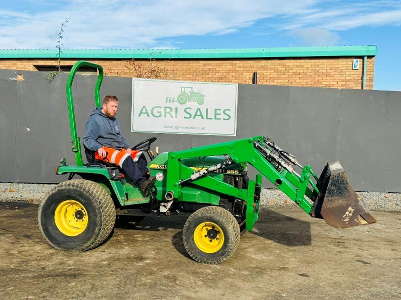 JOHN DEERE 955 4WD COMPACT TRACTOR*C/W FRONT LOADER*VIDEO*
