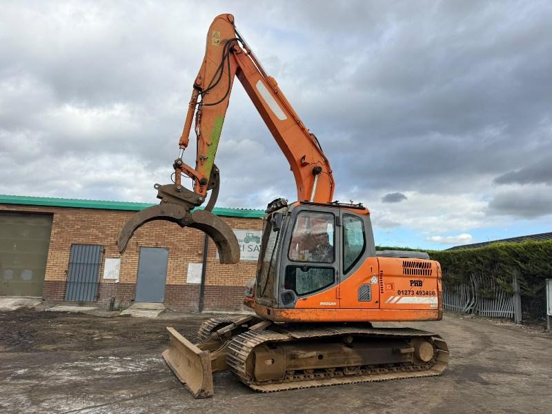 DOOSAN DX140LC EXCAVATOR*YEAR 2012*C/W GRAPPLE*VIDEO*