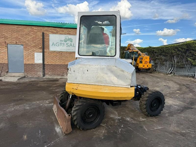 KOMATSU PW30 WHEELED EXCAVATOR*C/W BUCKET*VIDEO*