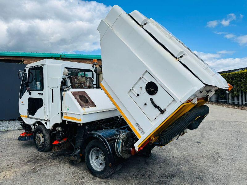 SCARAB ROAD SWEEPER *C/W BRUSHES AND JETWASH* VIDEO*