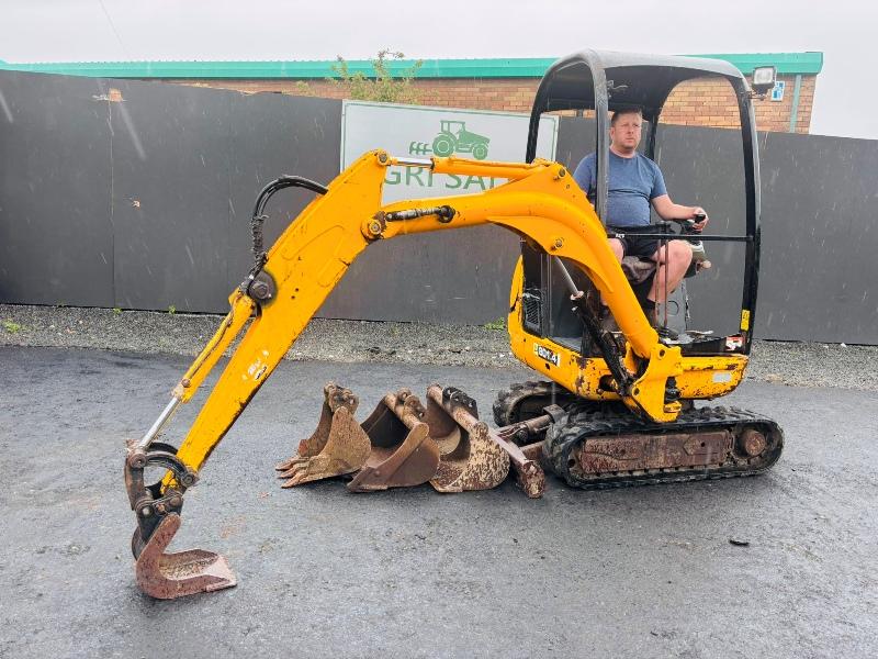 JCB 801.4 MINI EXCAVATOR*C/W LONG BOOM & 4 BUCKETS*READING 1174 HOURS*VIDEO*
