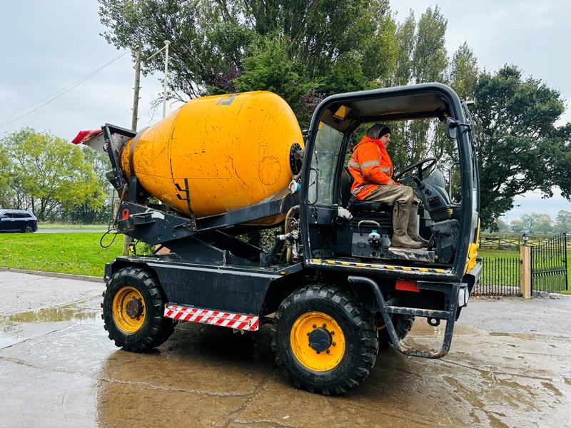 DIECI LH683 SWIVEL TIP CEMENT MIXER *YEAR 2013, 4452 HOURS* C/W 4 WHEEL