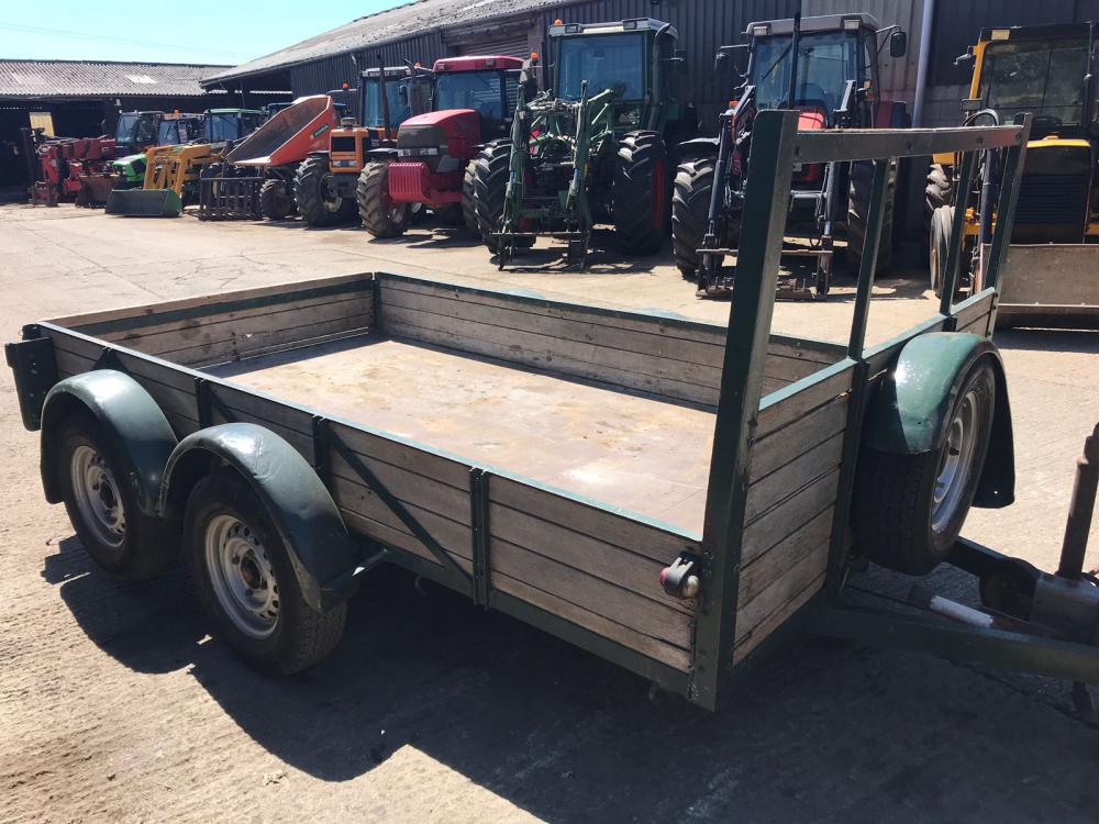 TWIN AXEL WOODEN TRAILER ON LAND ROVER WHEELS