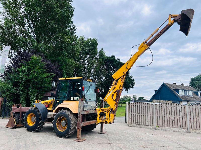 FERMEC 960 4WD EQUAL WHEELED BACKHOE DIGGER C/W REAR QUICK HITCH 