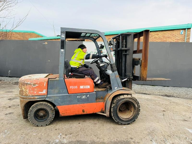 NEXEN FD35 CONTAINER SPEC FORKLIFT*YEAR 2010*C/W PALLET TINES*VIDEO*