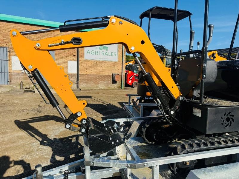 *NEW*JPC HT12 EXCAVATOR*CHOICE OF 2*C/W TWIN AXLE TRAILER*VIDEO*
