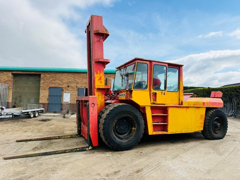 LANSING TR25 2 STAGE MASTED FORKLIFT*C/W PALLET TINES*VIDEO*
