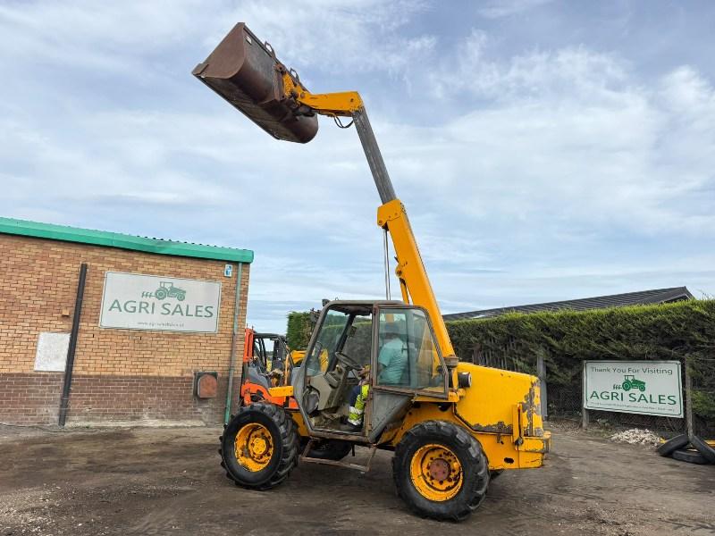 JCB 520-55 TELEHANDLER*C/W BUCKET*VIDEO*