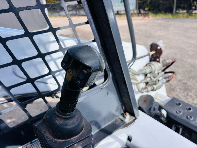 BOBCAT S175 HIGHLIFT SKIDSTEER *C/W 3 IN 1 BUCKET*READING 2621 HOURS*VIDEO*