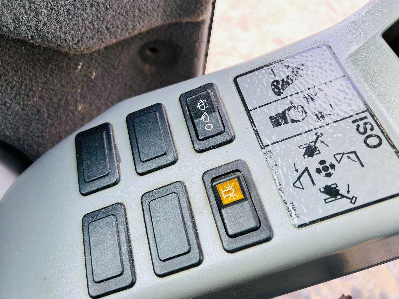BOBCAT E25 EXCAVATOR *YEAR 2014, 2699 HOURS* C/W ZERO SWING *VIDEO*