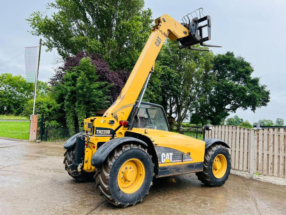 CATERPILLAR TH220B 4WD TELEHANDLER *AG-SPEC, 6452 HOURS* C/W PICK UP HITCH *VIDEO*