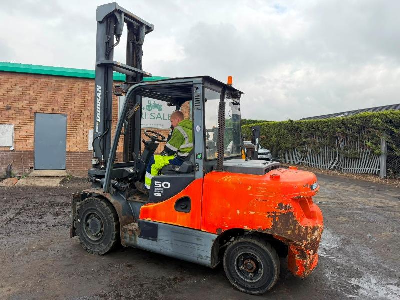 DOOSAN D50C-7 FORKLIFT*3329 HOURS*YEAR 2017*VIDEO*