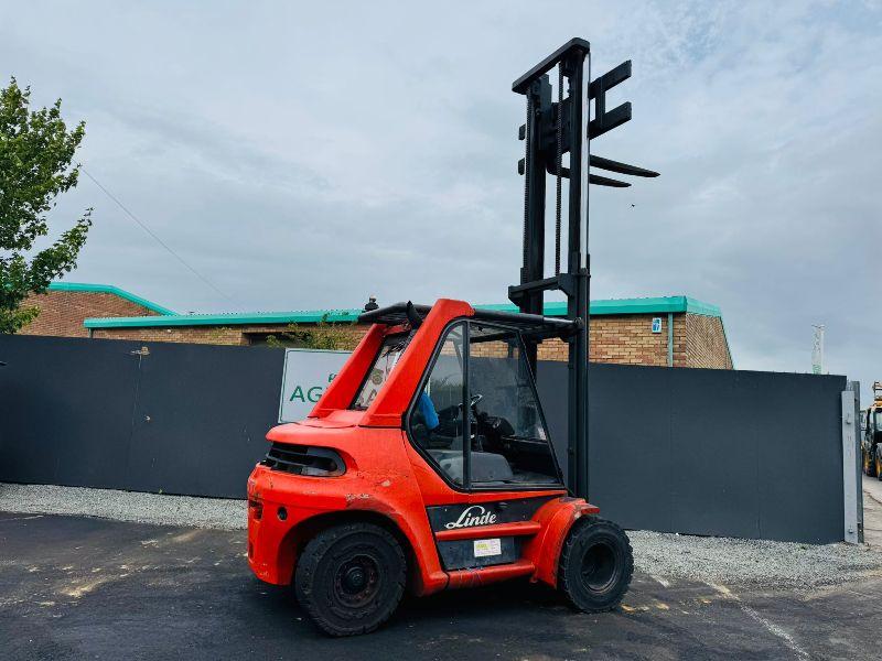LINDE H70D 2 STAGE MASTED FORKLIFT*C/W PALLET TINES*VIDEO*