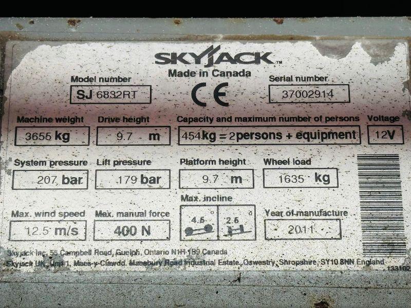 SKYJACK SJ 6832RT 4X4 SCISSOR LIFT*C/W HYDRAULIC SUPPORT LEGS*YEAR 2011*VIDEO*