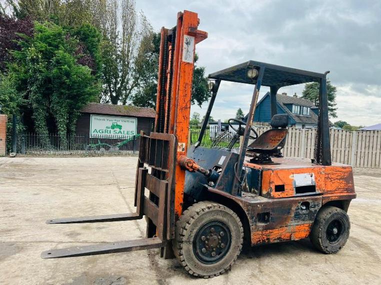 TOYOTA 02-2FD35 DIESEL FORK LIFT C/W 3 STAGE MAST *VIDEO*