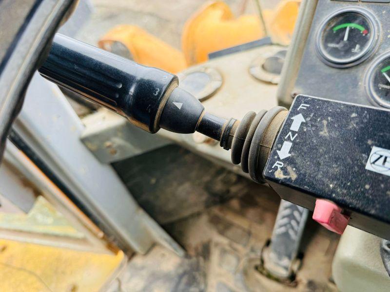 HYUNDAI HL760 WHEELED LOADER*C/W BUCKET*