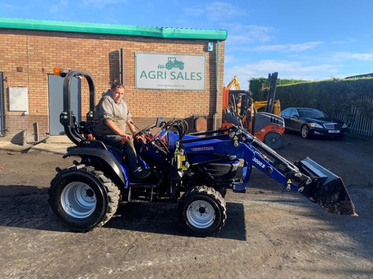 FARMTRAC 4WD 22HP COMPACT TRACTOR*ONLY 324 HOURS*AS NEW*VIDEO*