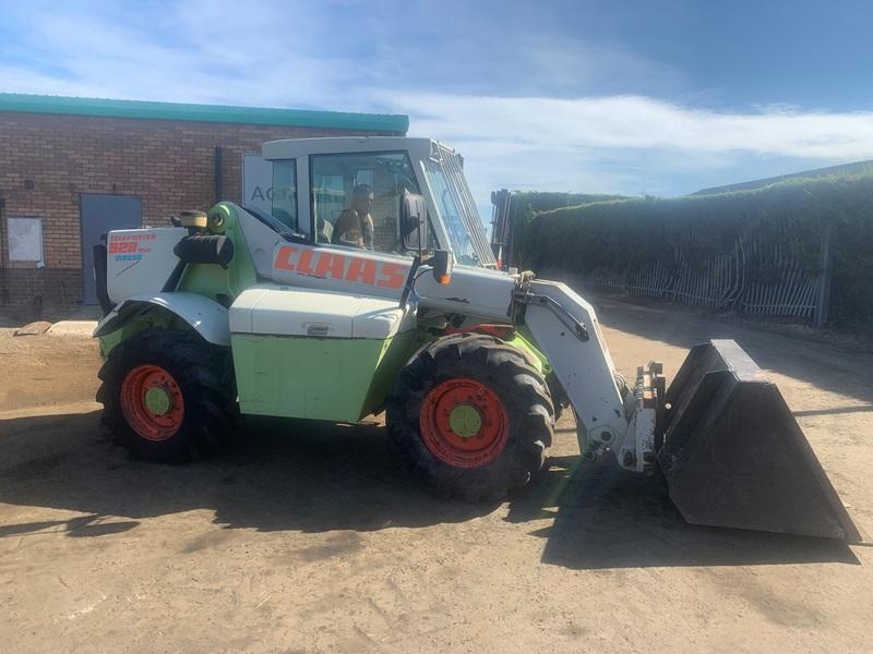 CLAAS 928PLUS 4WD TELEHANDLER*AG SPEC*C/W BUCKET & TINES*VIDEO*