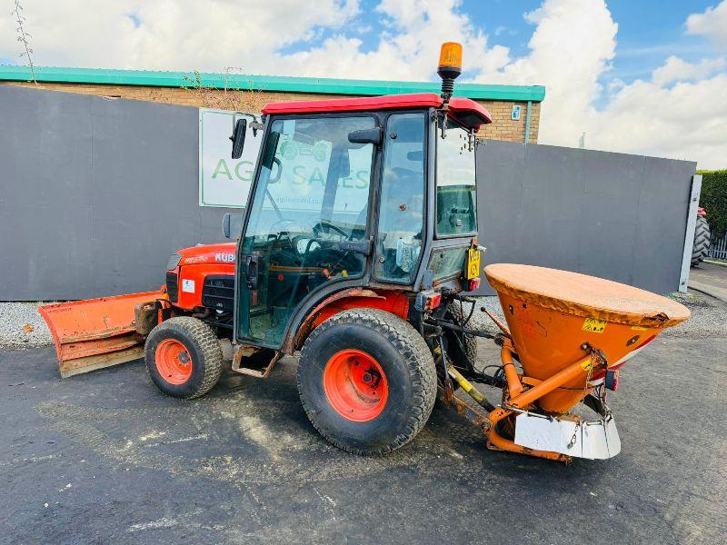 KUBOTA B2530 TRACTOR*C/W SNOW PLOW AND SALT SPREADER*VIDEO*