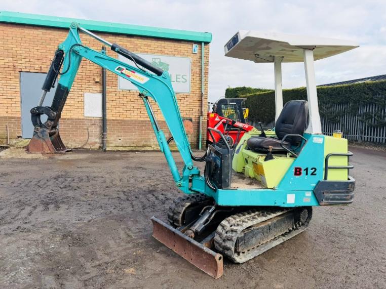 YANMAR B12 RUBBER TRACKED MINI EXCAVATOR*C/W BUCKET*VIDEO*