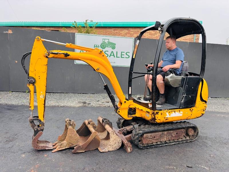 JCB 801.4 MINI EXCAVATOR*C/W LONG BOOM & 4 BUCKETS*READING 1174 HOURS*VIDEO*