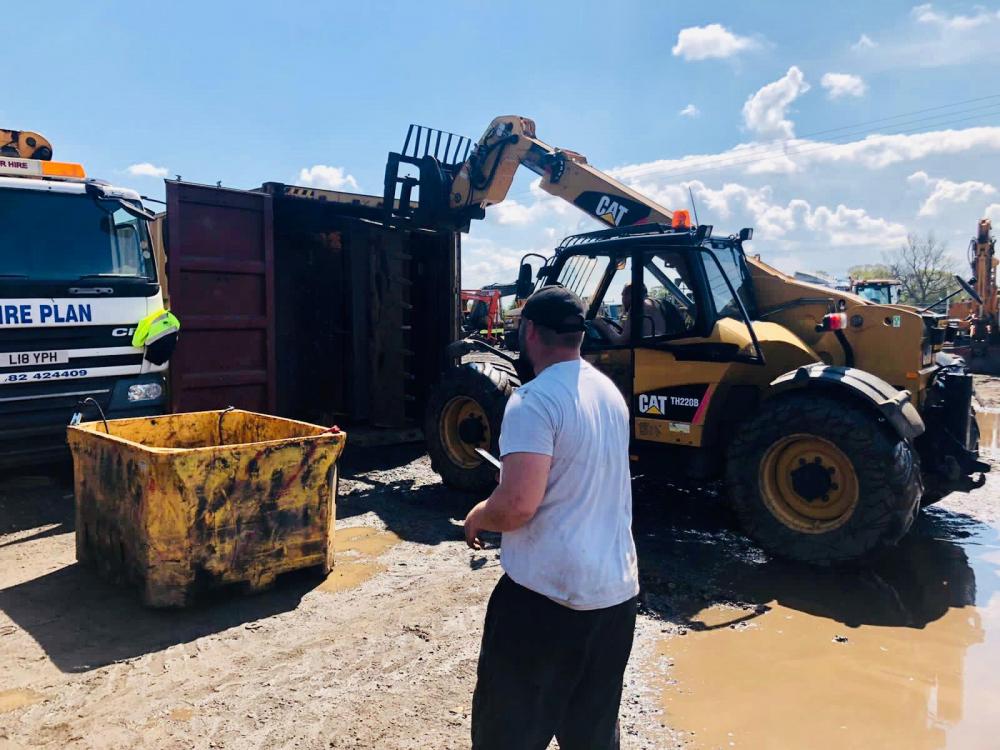 JCB 4CX BACKHOE & JCB 3CX BACKHOE GETTING LOADED INTO CONTAINER FOR EXPORT 