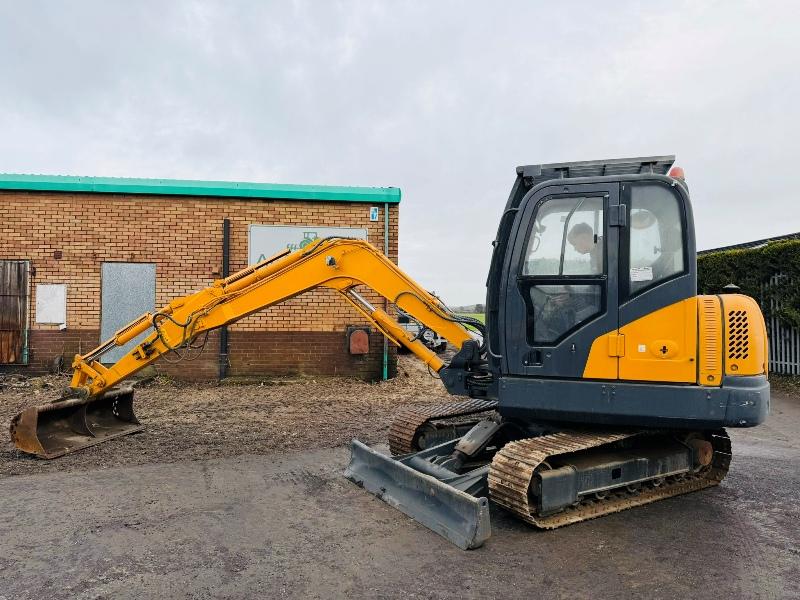 LIUGONG CLG906D EXCAVATOR*C/W BUCKET*3168 HOURS*YEAR 2017*VIDEO*