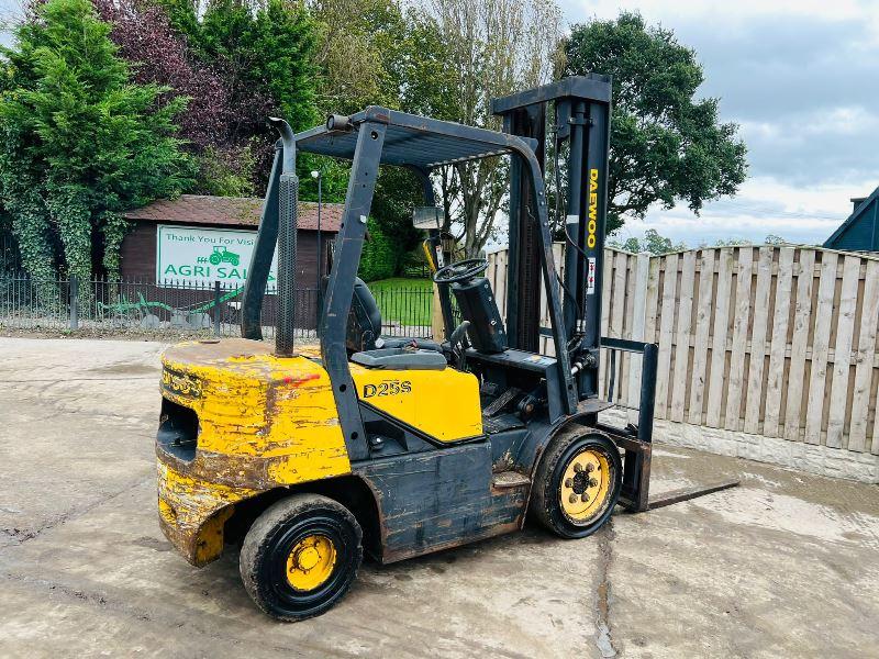 DAEWOO D25S-3 DIESEL FORK LIFT C/W SIDE SHIFT *VIDEO*