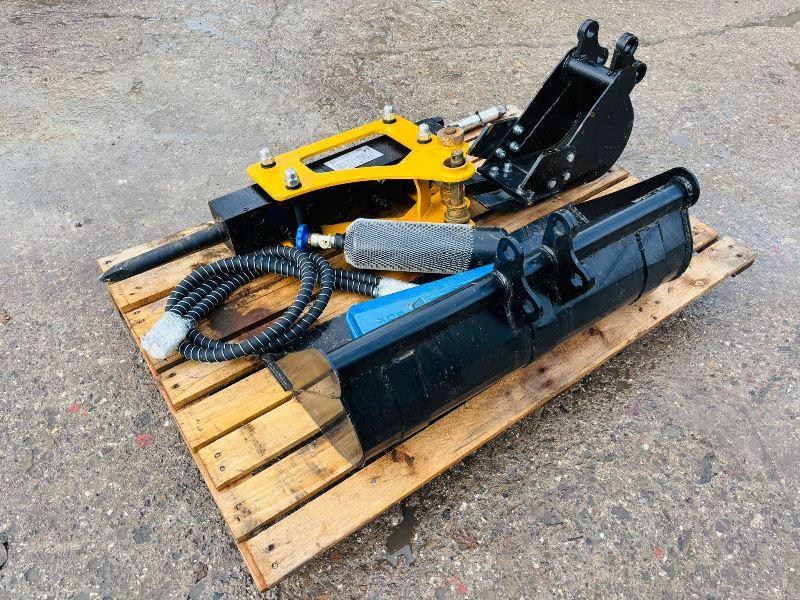 UNUSED 1 X DITCHING BUCKET, 1 X DIGGING BUCKET, 1 X HYDRAULIC HAMMER *2023* VIDEO *