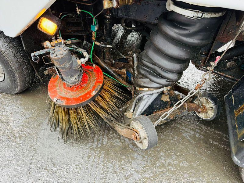SCARAB ROAD SWEEPER *C/W BRUSHES*VIDEO*