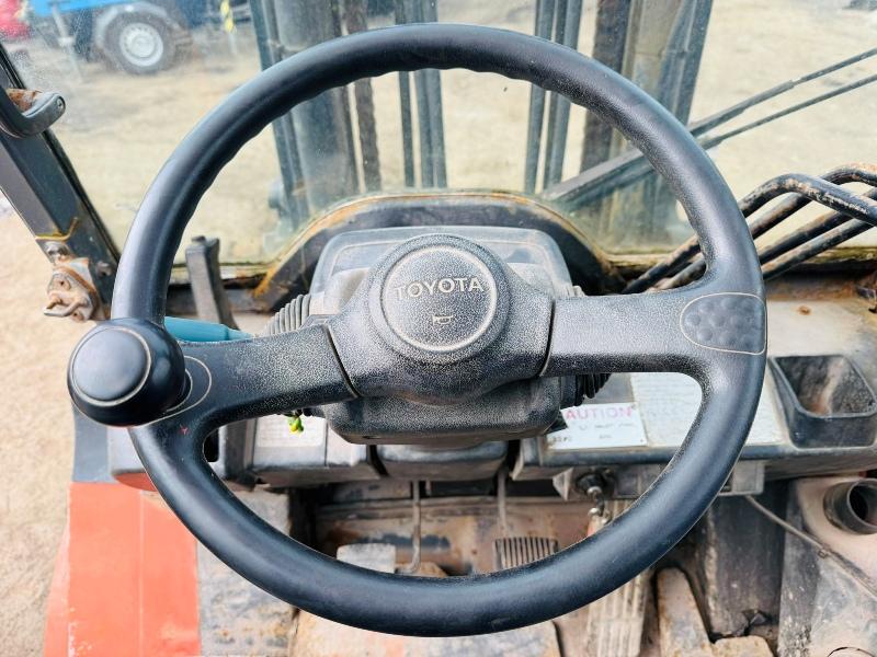 TOYOTA 02-7F040 FORKLIFT*C/W PALLET TINES*VIDEO*