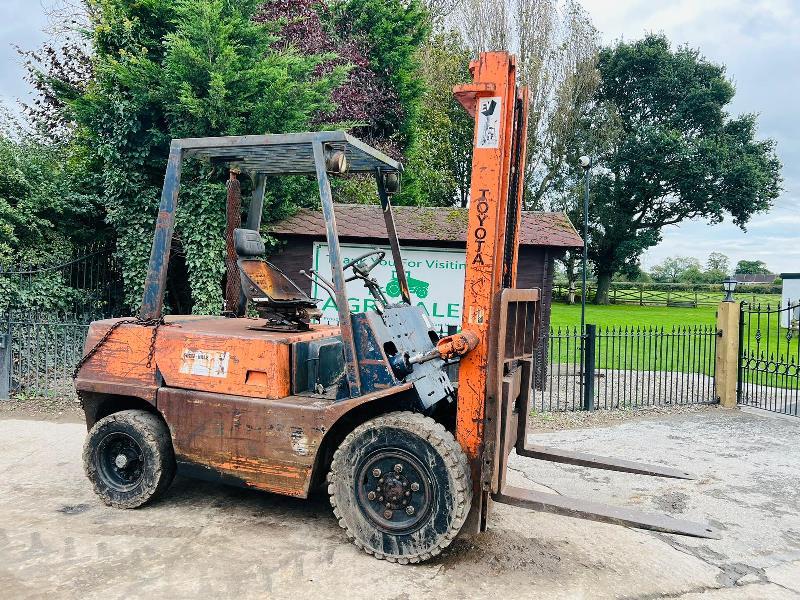 TOYOTA 02-2FD35 DIESEL FORK LIFT C/W 3 STAGE MAST *VIDEO*