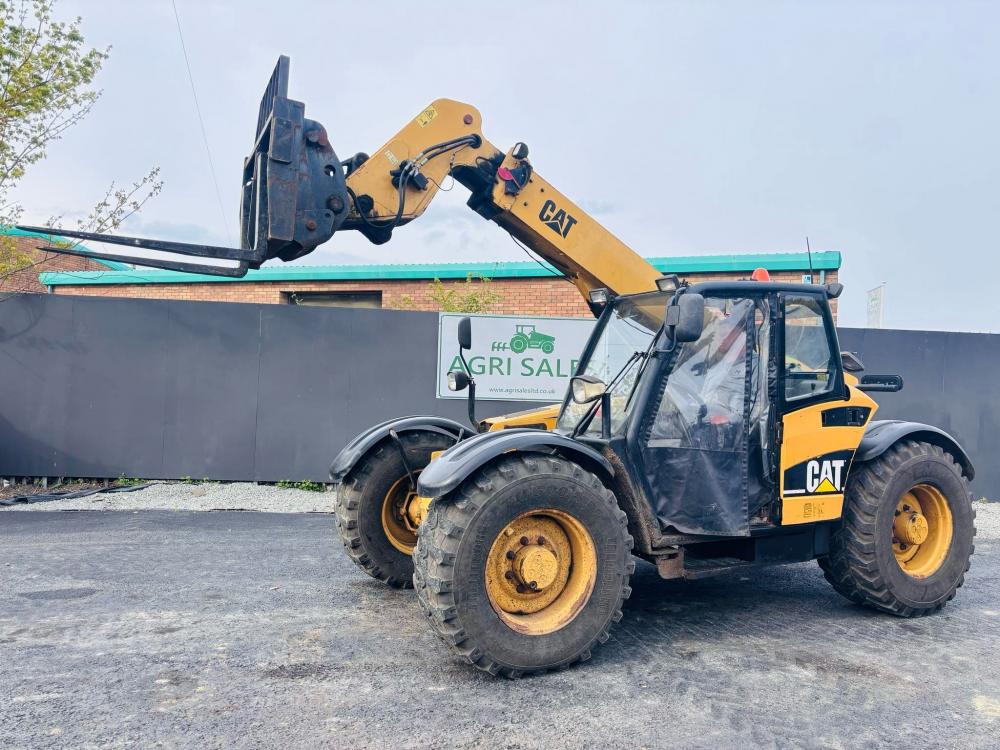 CAT TH220B TELEHANDLER *AG SPEC* C/W PALLET TINES*VIDEO*