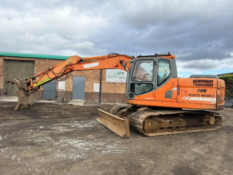 DOOSAN DX140LC EXCAVATOR*YEAR 2012*C/W GRAPPLE*VIDEO*