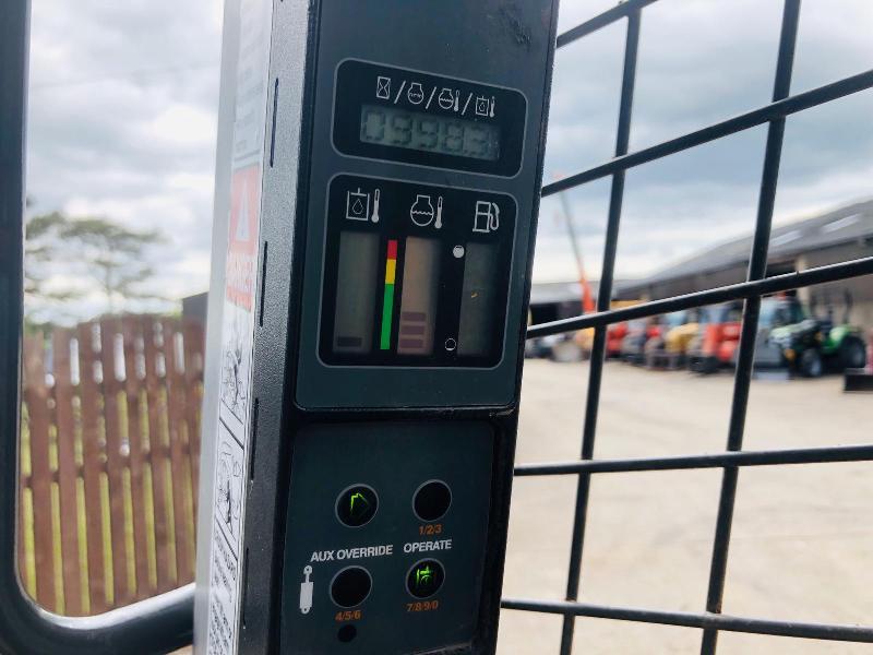 CASE TR270 TRACKED SKIDSTEER *YEAR 2015* C/W JOYSTICK CONTROLS * PLEASE