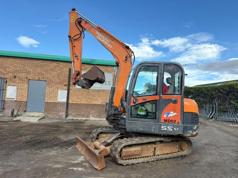 DOOSAN SOLAR 55-VPLUS EXCAVATOR*C/W BUCKET*VIDEO*