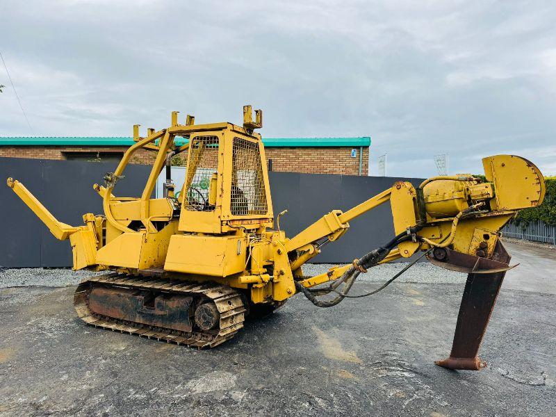 VERMEER FLX75 PLOW*C/W PLOW*READING 1555 HOURS*STEERING WHEEL*VIDEO*