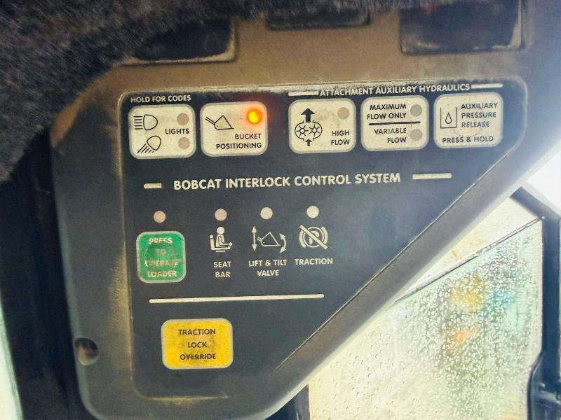 BOBCAT T300 TRACKED SKIDSTEER*READING 2450 HOURS*VIDEO*