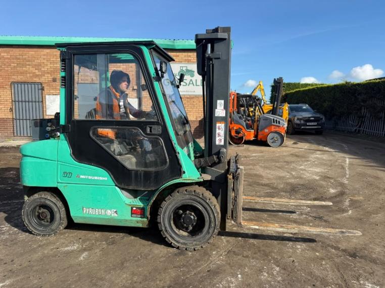 MITSUBISHI FD30NT FORKLIFT*C/W PALLET TINES*YEAR 2015*VIDEO*