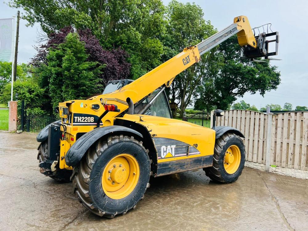 CATERPILLAR TH220B 4WD TELEHANDLER *AG-SPEC, 6452 HOURS* C/W PICK UP HITCH *VIDEO*