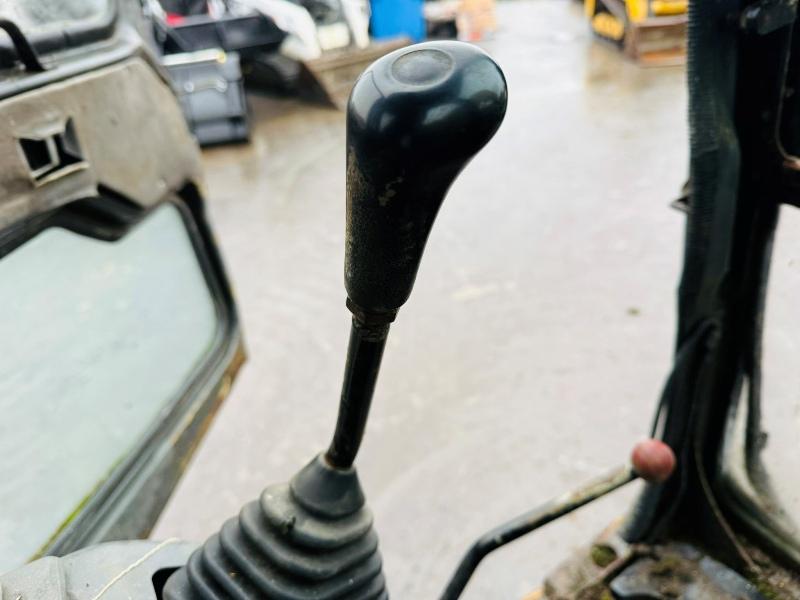 KOMATSU PC60 EXCAVATOR *C/W 2 BUCKETS*VIDEO*