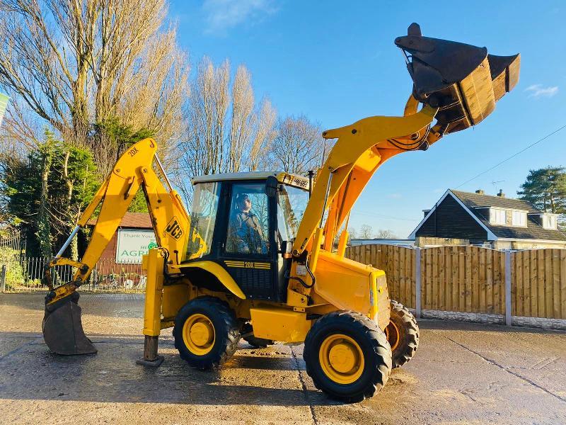 JCB 2DX 4WD BACKHOE DIGGER C/W QUICK HITCH & 2 X BUCKETS