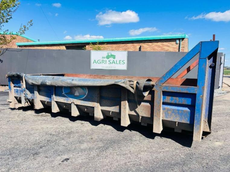 30 YARD HOOKLOADER BIN *C/W RAMPS AND REAR BARN DOORS*