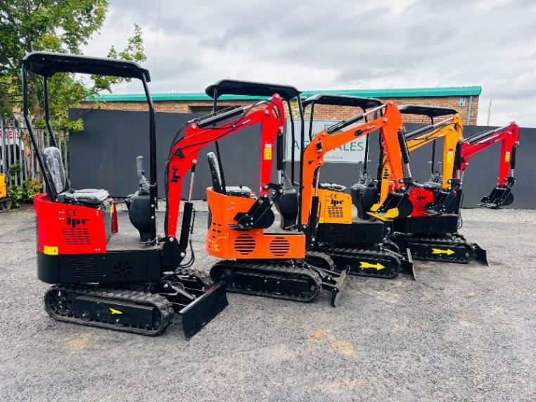 *NEW UNUSED* JPC KV12 TRACKED MINI EXCAVATOR*CHOICE OF 4*C/W BUCKET*VIDEO*